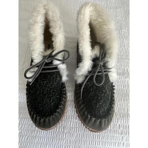 Sorel Out N About Olive Green Suede & Fabric Faux Shearling Lined Moccasin  Sz 8